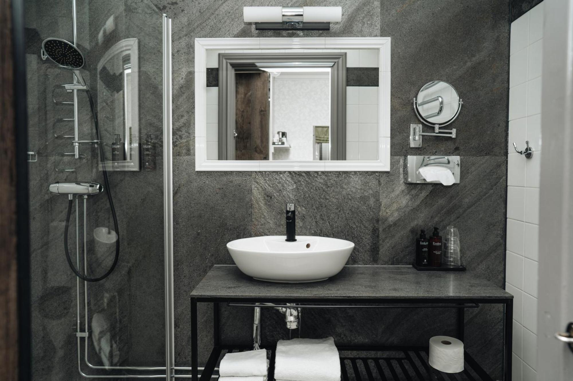 Hoegbo Brukshotell & Spa Sandviken Ngoại thất bức ảnh